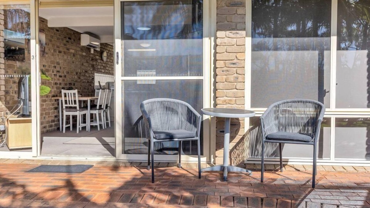 Bega Valley Shire Council Cabin | Lakeside Apartments - Ground floor