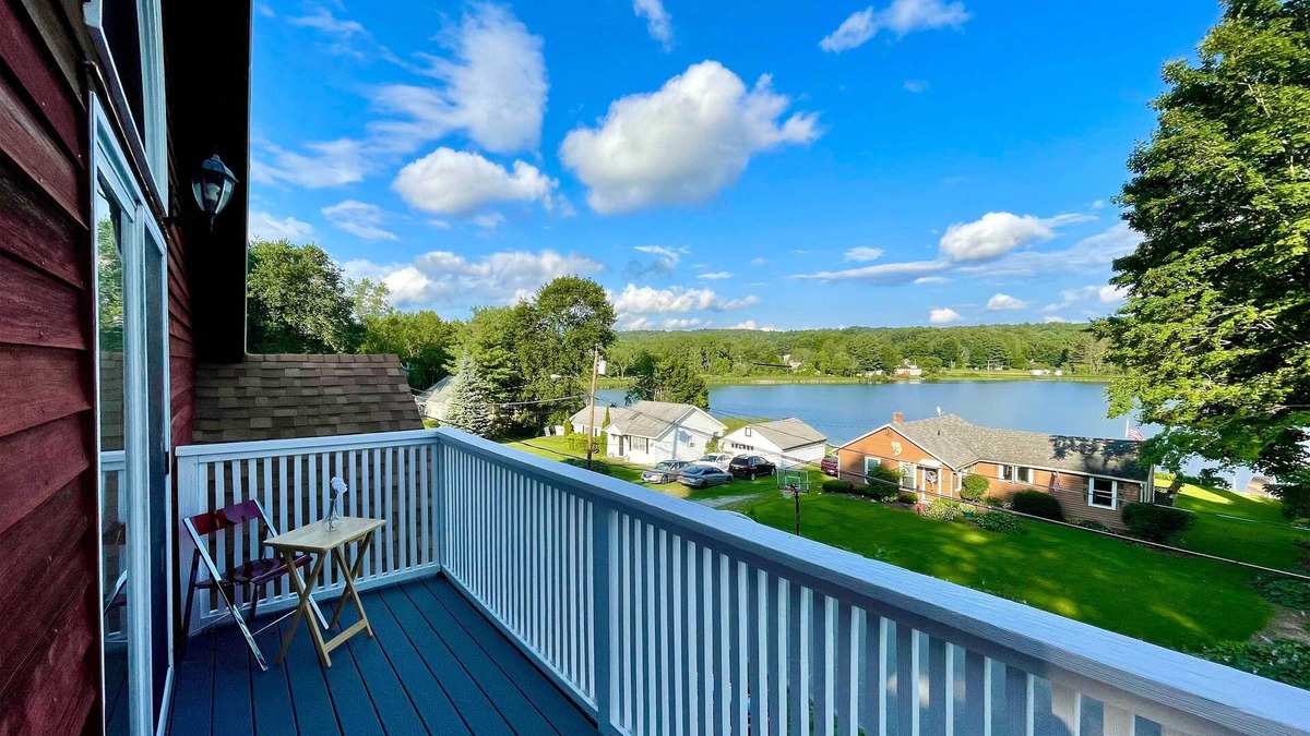 Lanesborough House | Lakeside Berkshires Home Near Hiking & Skiing!