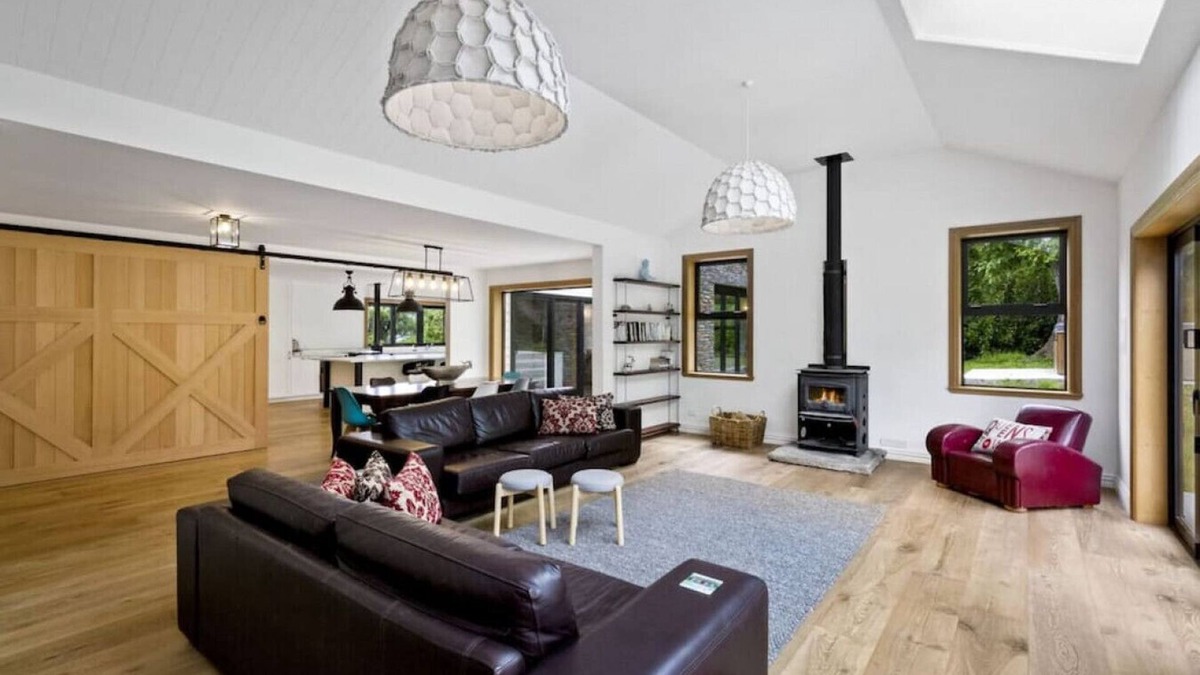 Queenstown House | Lakeside Bliss Homestead with outdoor spa