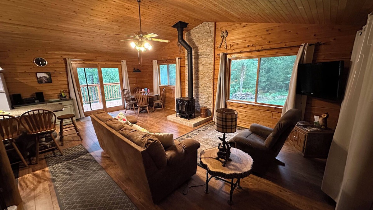 Athelstane Cabin | Lakeside Cabin "Serenity"