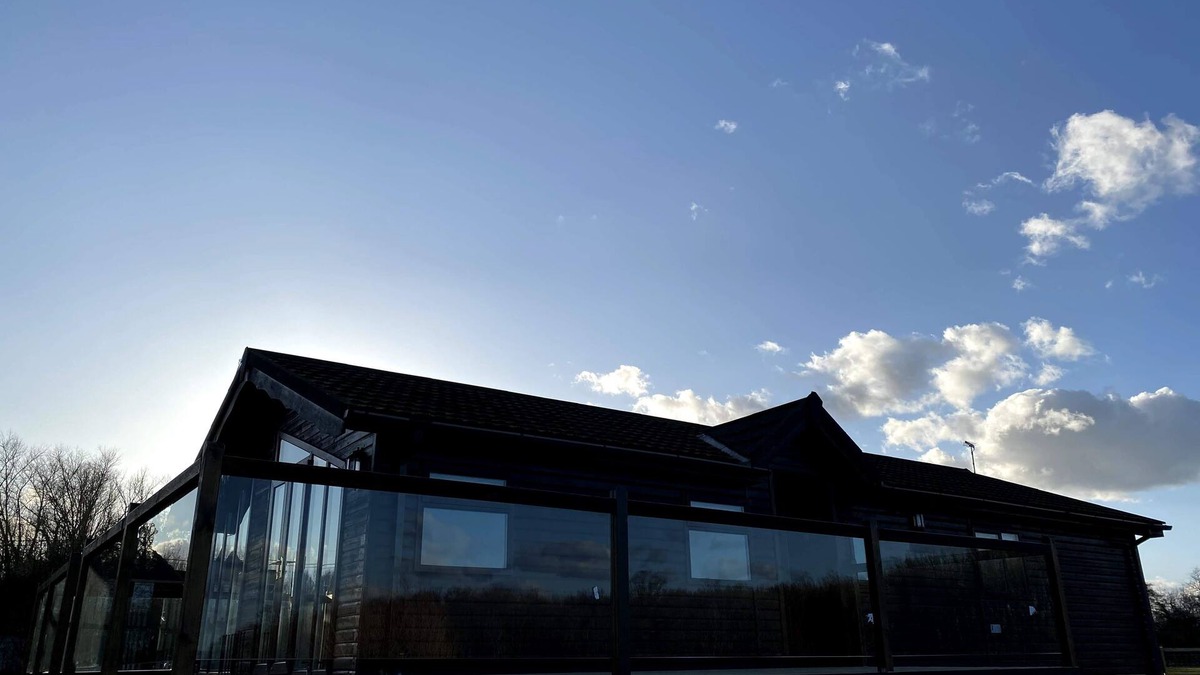 Bethersden Cabin | Lakeside Cabin in Kentish countryside