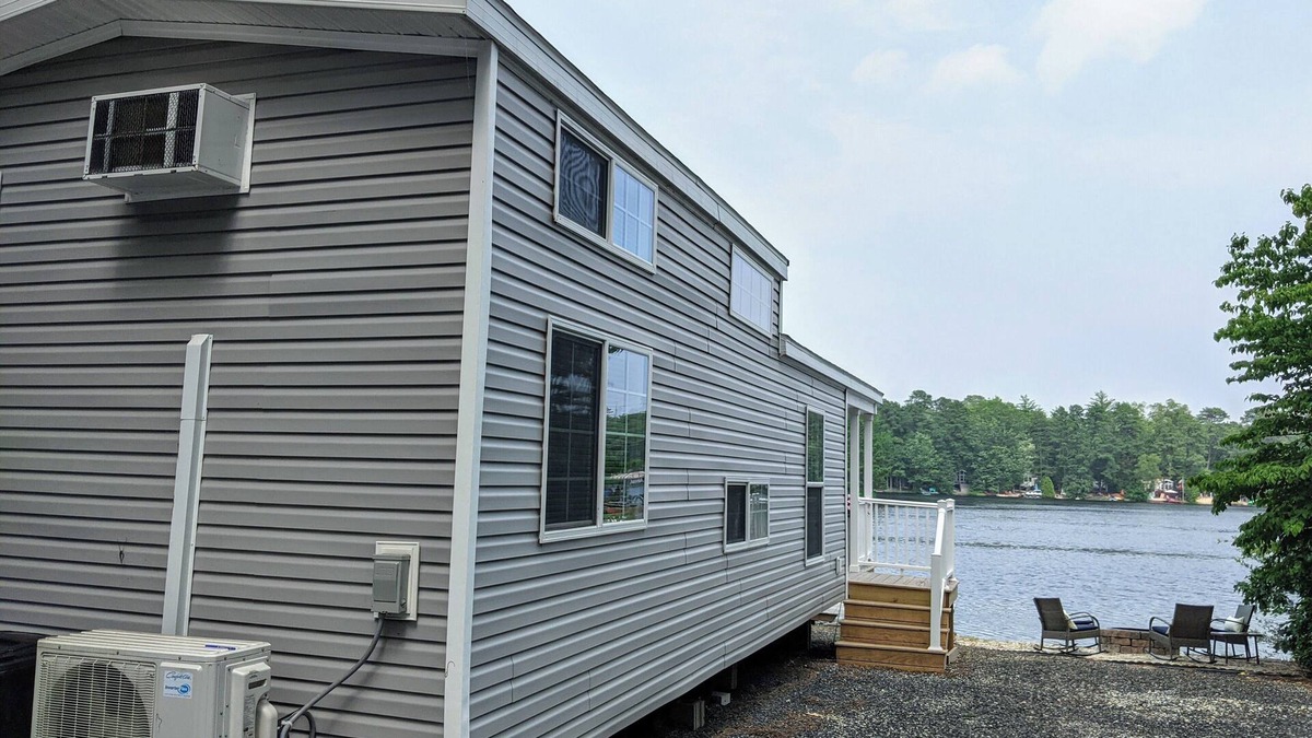 Elwood RV Rental | Lakeside Cottage Rental in Seasonal Campground