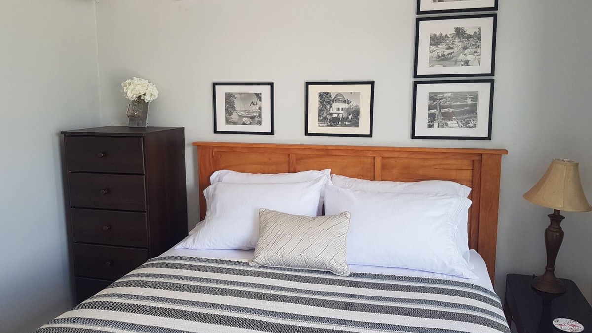 Coral Harbour Cottage | Lakeside Cottage by Nature (Near ALBANY & Airport)