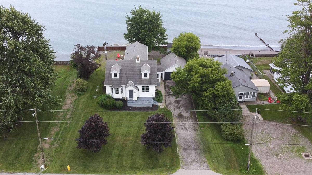 Harwich Cottage | Lakeside Cottage