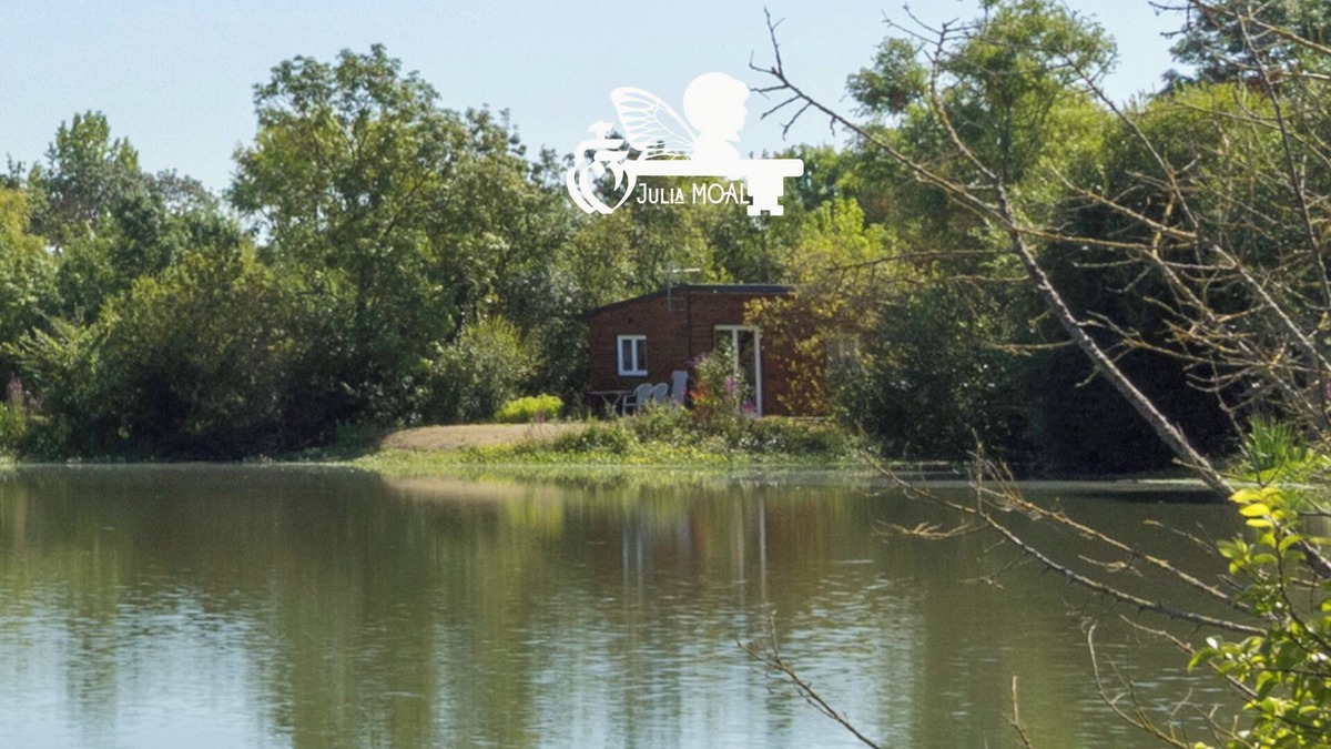 Le Langon Apartment | LAKESIDE COTTAGE