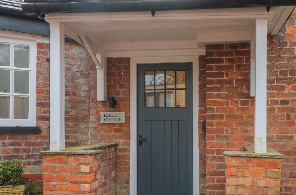 Macclesfield House | Lakeside Cottage