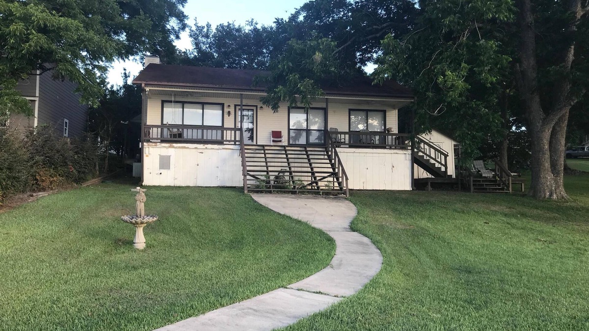 Coldspring House | Lakeside cottage