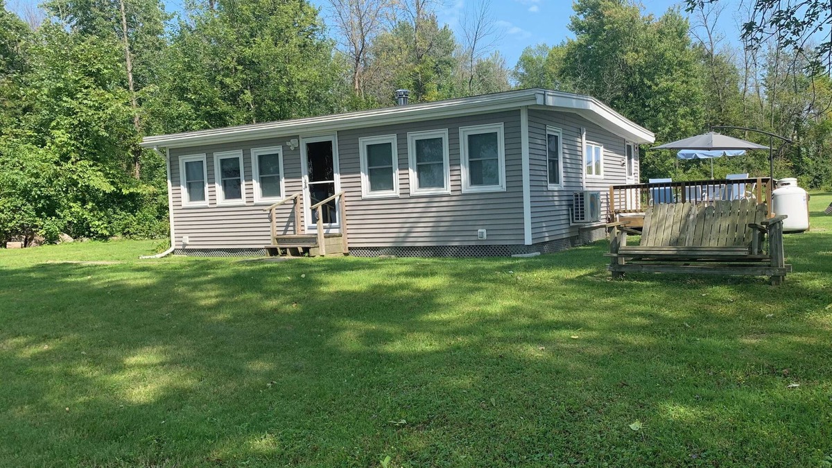 North Hero Cottage | Lakeside Cottage