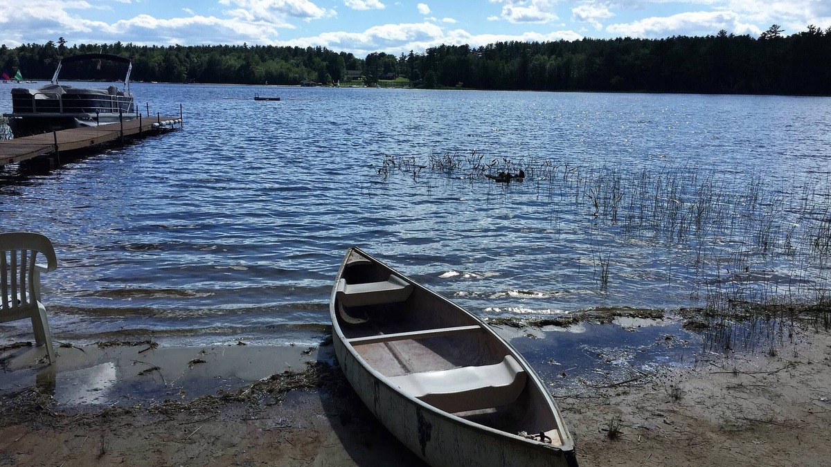 Poland Cottage | Lakeside cottage with boats, grill, firepit, pet and Kid Friendly