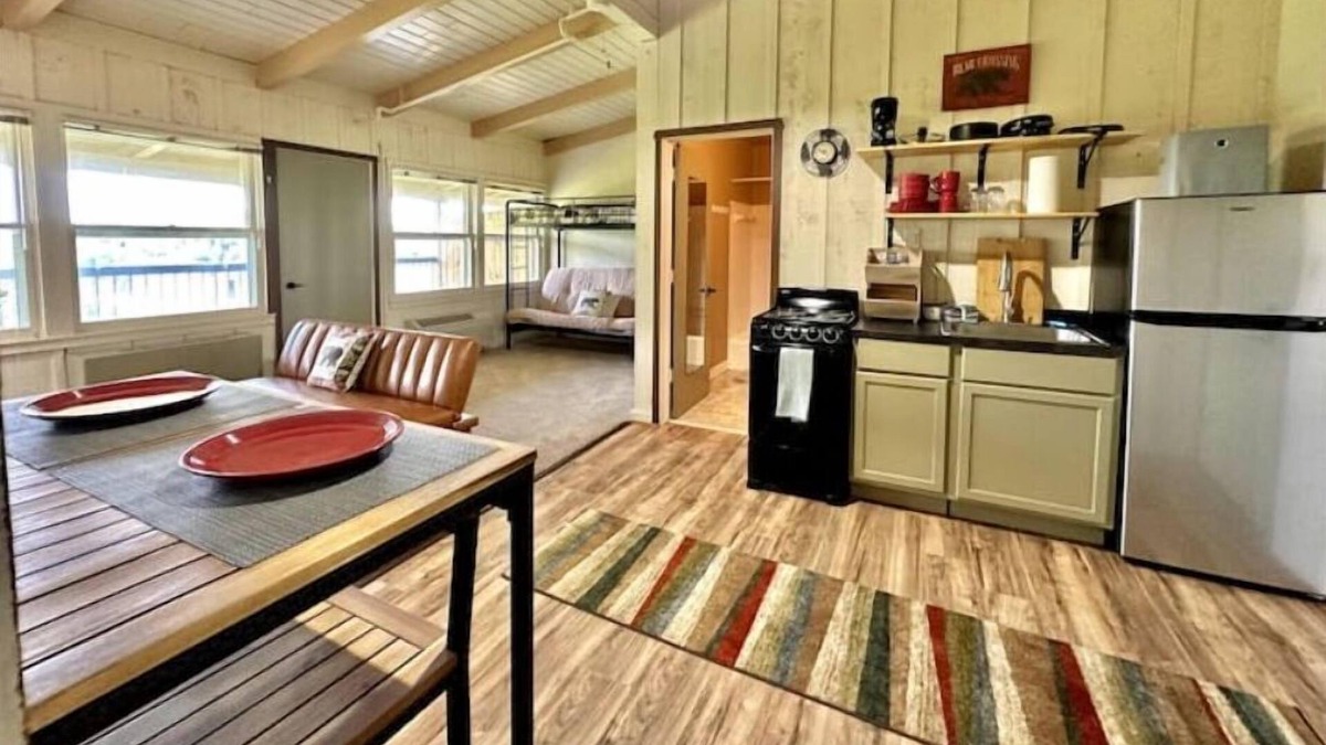 Hill City Apartment | Lakeside Duplex with Lake View