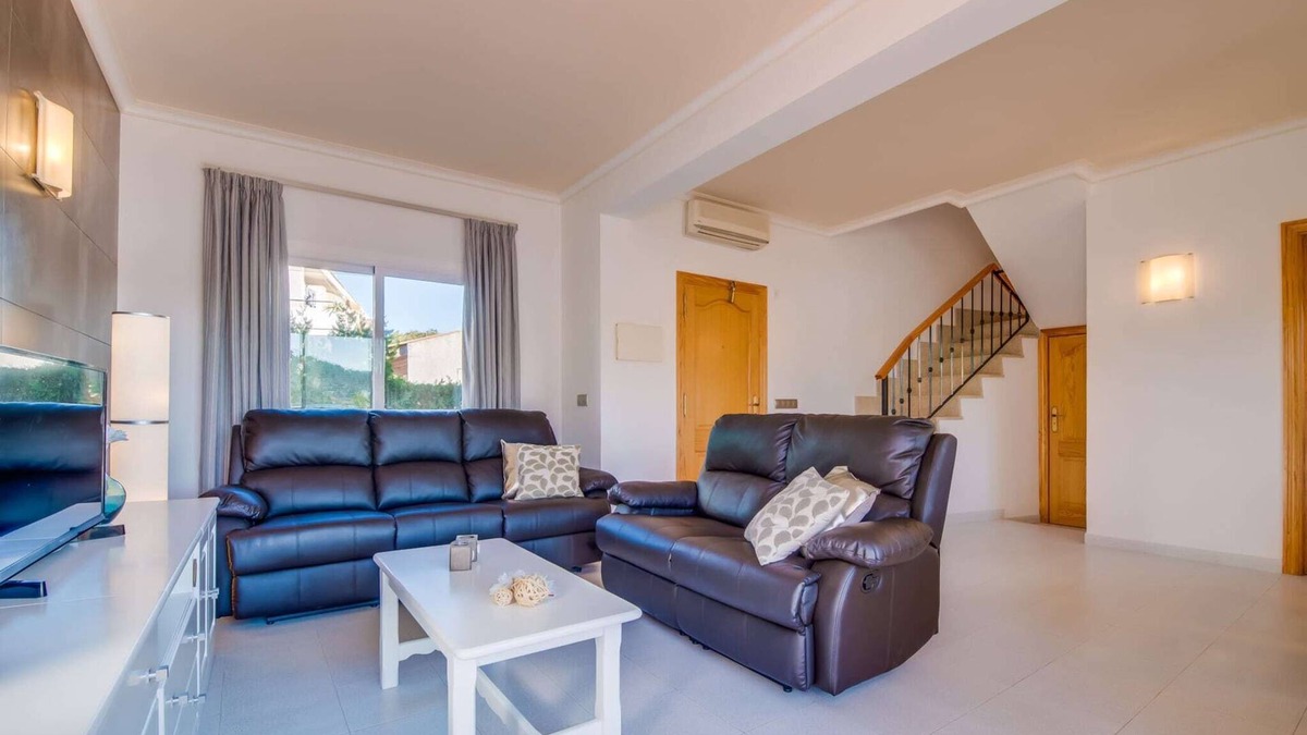 Alcudia House | Lakeside Escape Alcudia