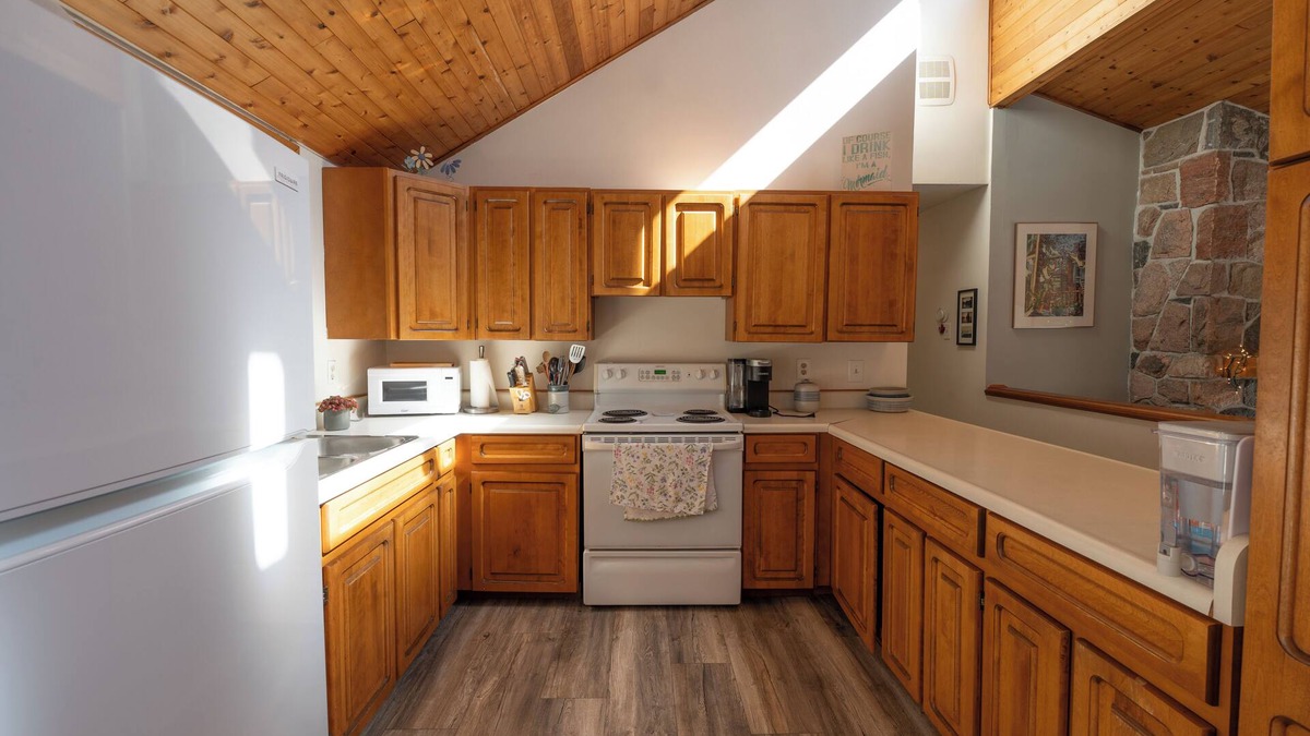 Torrance House | Lakeside Escape in Muskoka