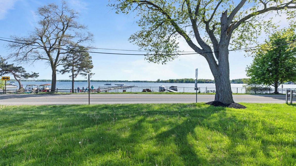Walled Lake Apartment | Lakeside Escape On Walled Lake with Beach Access New