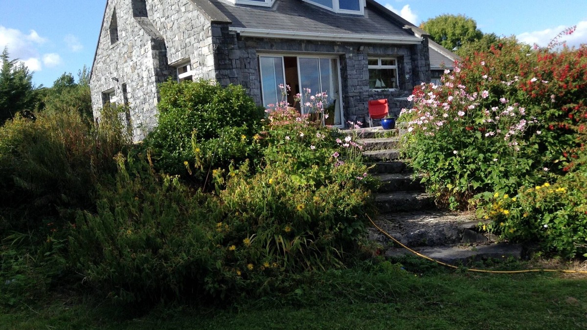 Headford House | Lakeside Fishing Lodge, 6 bedrooms, 4 bathrooms, Kilbeg, Headford, Co Galway