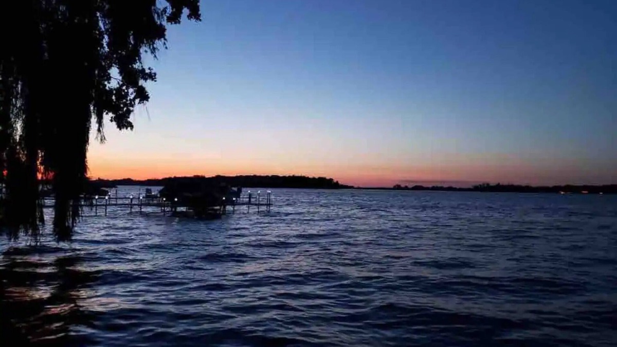 Fox Lake House | Lakeside Getaway ★ 2 King Beds ★ Chain O Lakes
