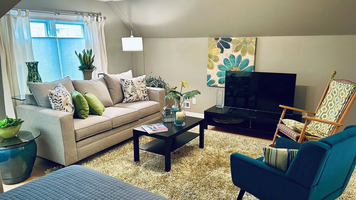 Ida Apartment | Lakeside Getaway Studio In Luna Pier!
