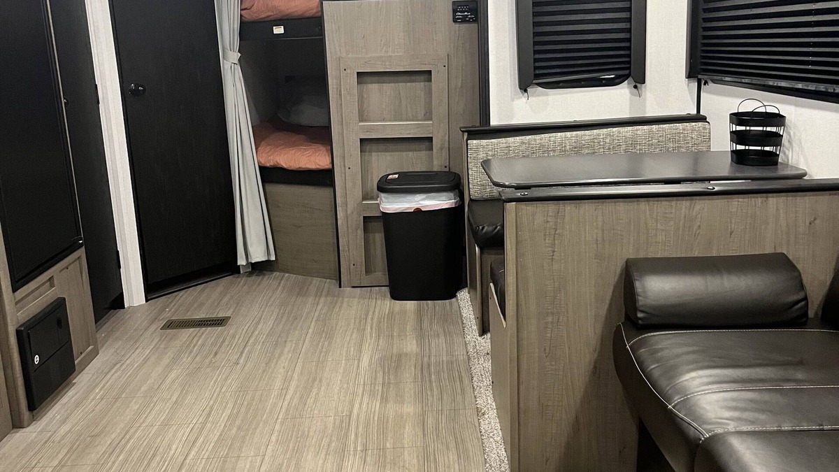 Kerens House | Lakeside Glamping escape at Kerens by Corsicana