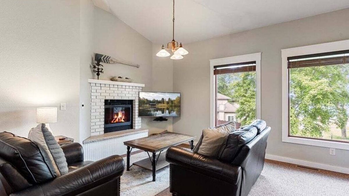 Nisswa Resort | Lakeside Gull Lake Condo, Playground, Firepit, Boat Rentals