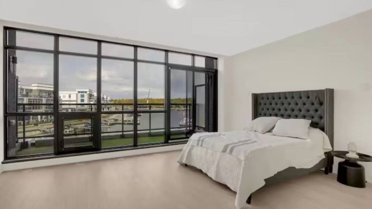 Innisfil Apartment | Lakeside Haven