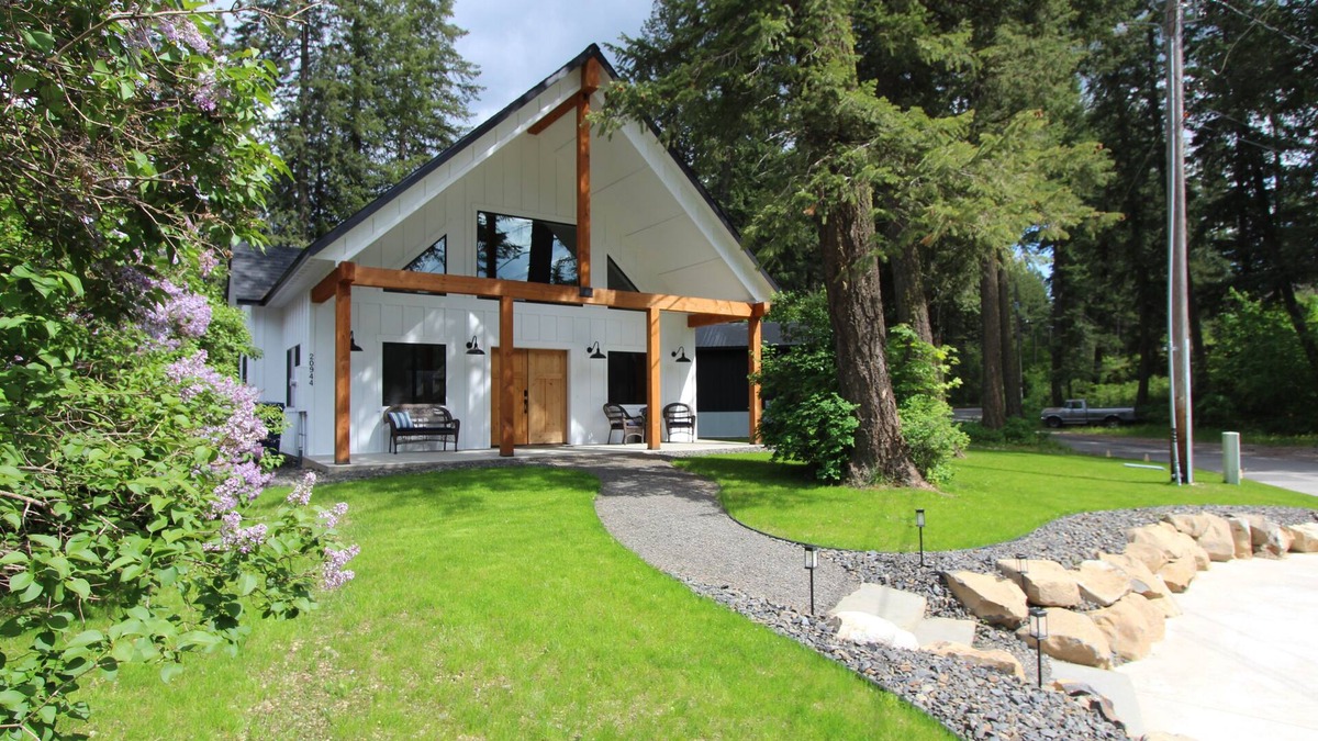 Rathdrum House | Lakeside Hideaway - game room, office, w/optional dock rental