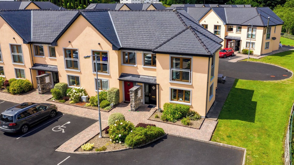 Killaloe Apartment | Lakeside Holiday Homes
