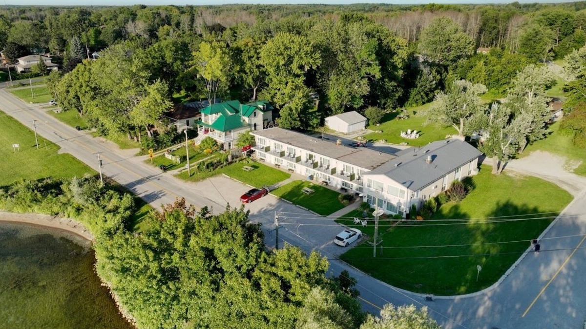 Ramara Hotel | Lakeside Inn