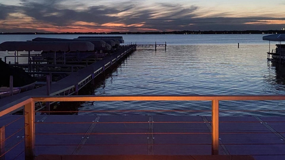 Clear Lake Hotel | Lakeside Inn
