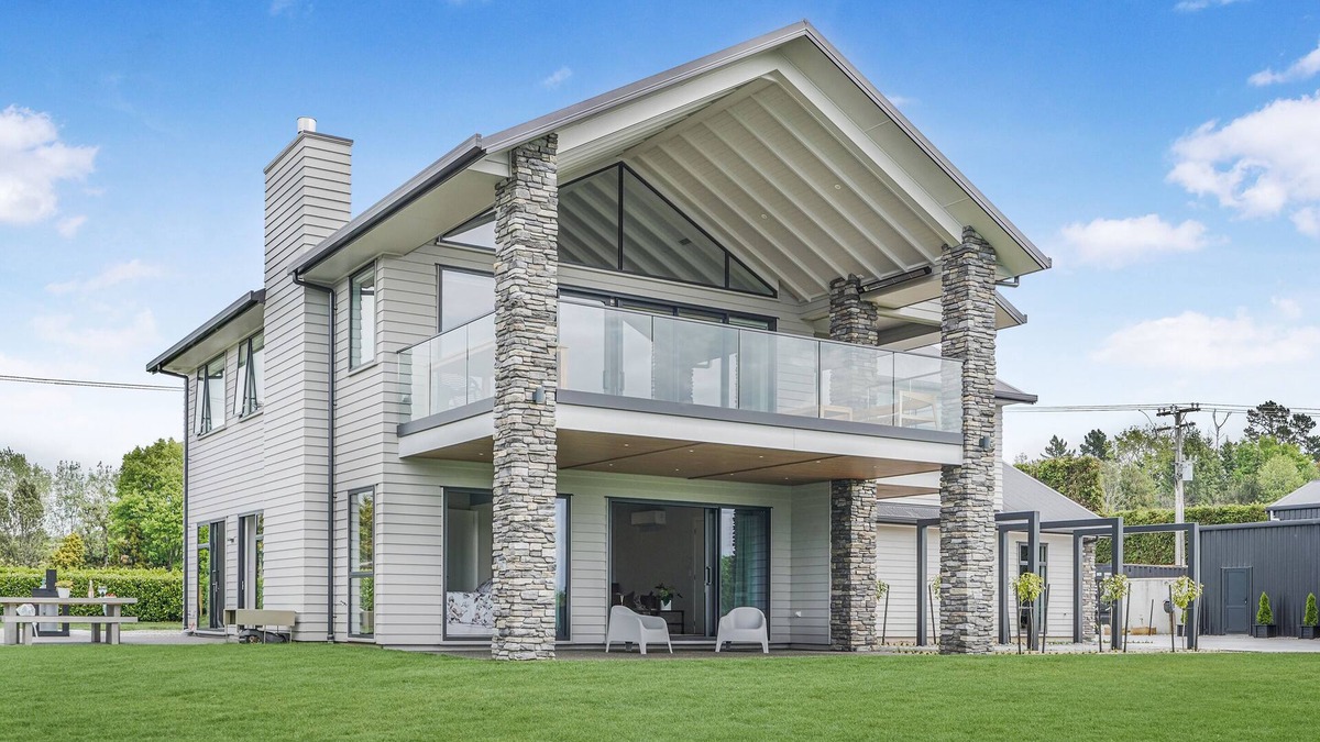 Richmond Downs Cottage | LakeSide Karapiro Downstairs Apartment