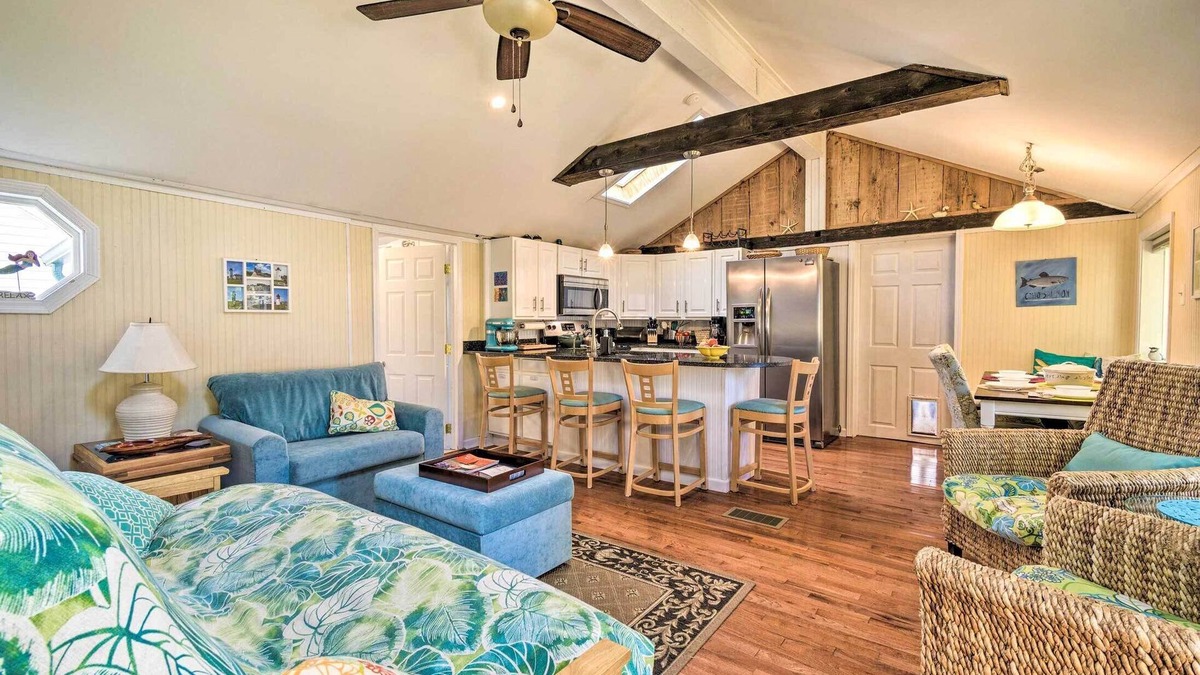 Kent Cottage | Lakeside Kent Home w/Pier + Boat Ramp Access