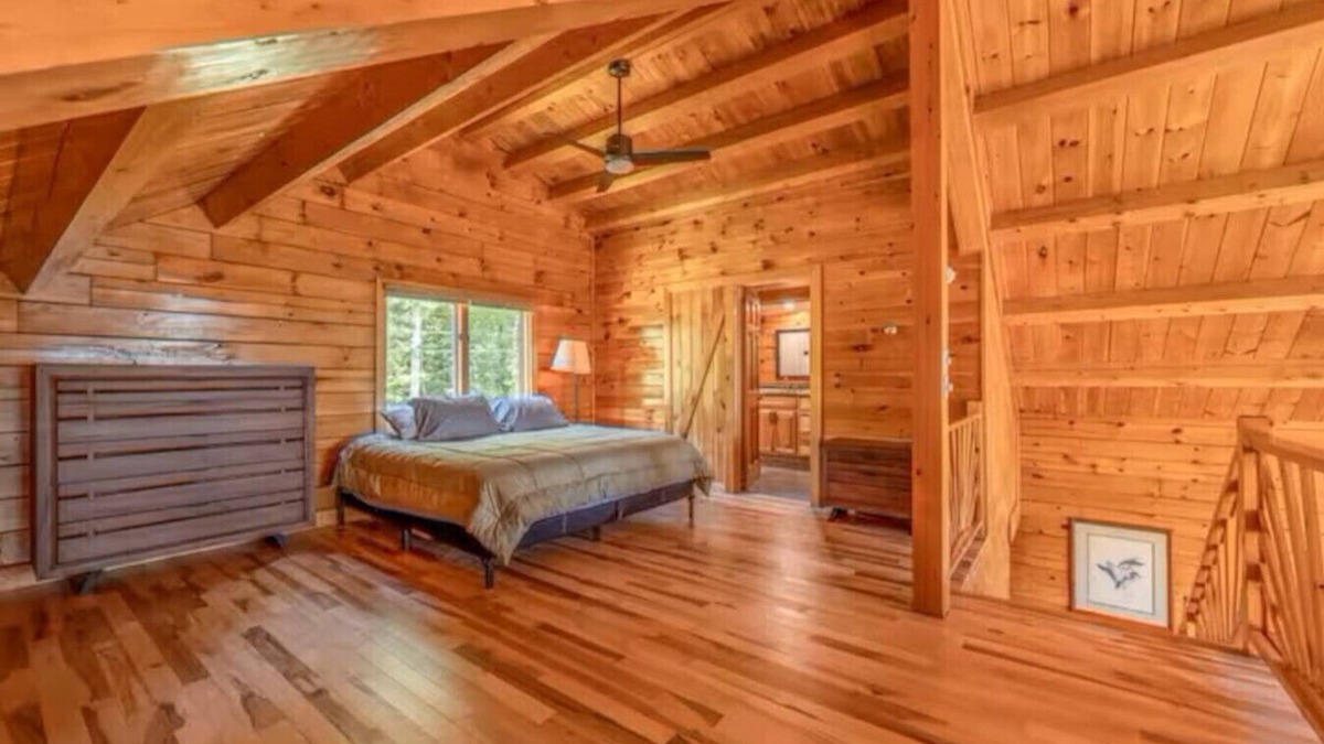 Old Town Cabin | Lakeside Lodge |Family Cabin w/Hot Tub & Waterfall