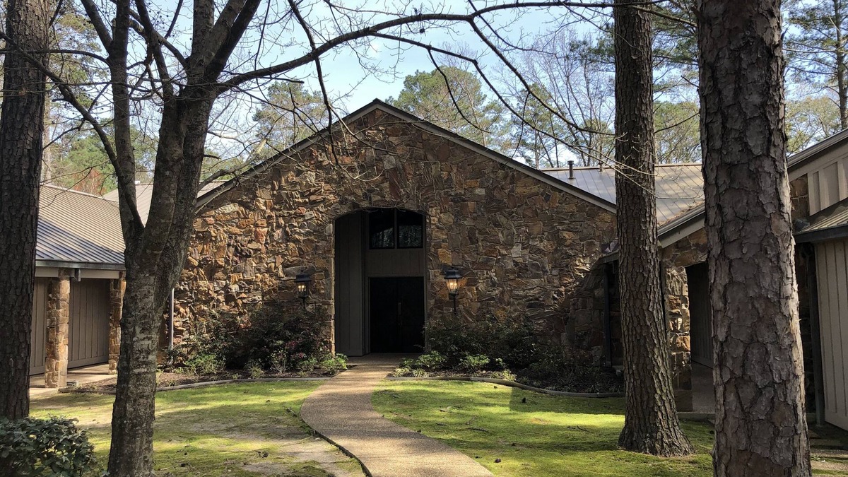 Center Cabin | Lakeside Lodge - Luxury Destination in East Texas