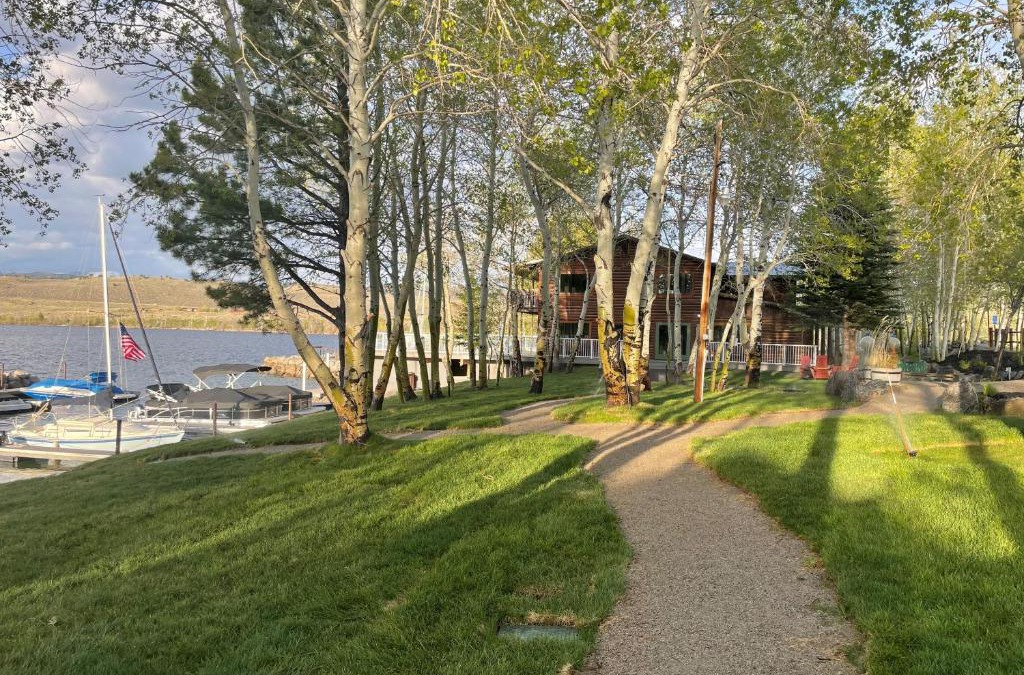 Pinedale Resort | Lakeside Lodge Resort and Marina