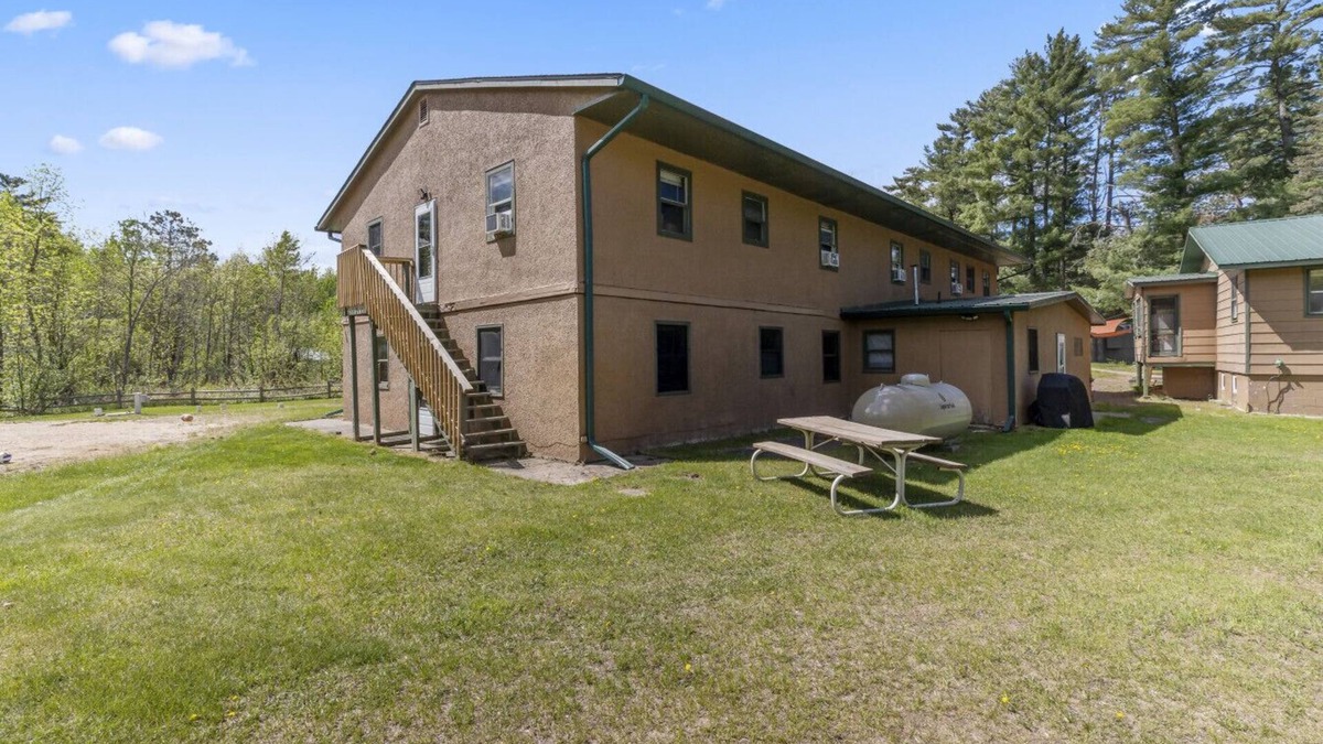 Emily Cabin | Lakeside Lodge, Sleeps 39! Sandy Beach, Volleyball Court, Game Room!
