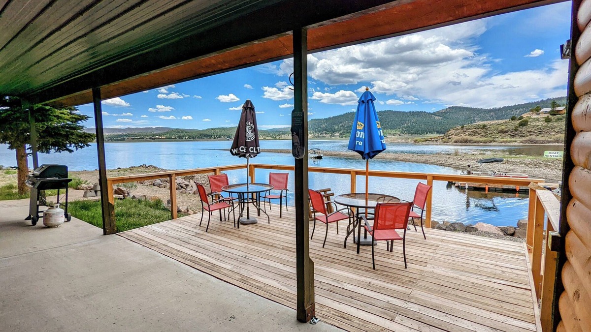 Mammoth Creek Cabin | Lakeside lodging, fishing and recreation.