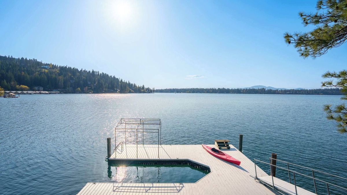 Clarksville House | Lakeside Loft – A Cozy Hayden Lake Cabin with Dock
