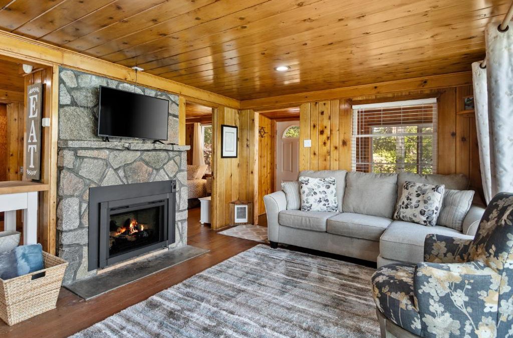 Hayden Lake House | Lakeside Loungin'
