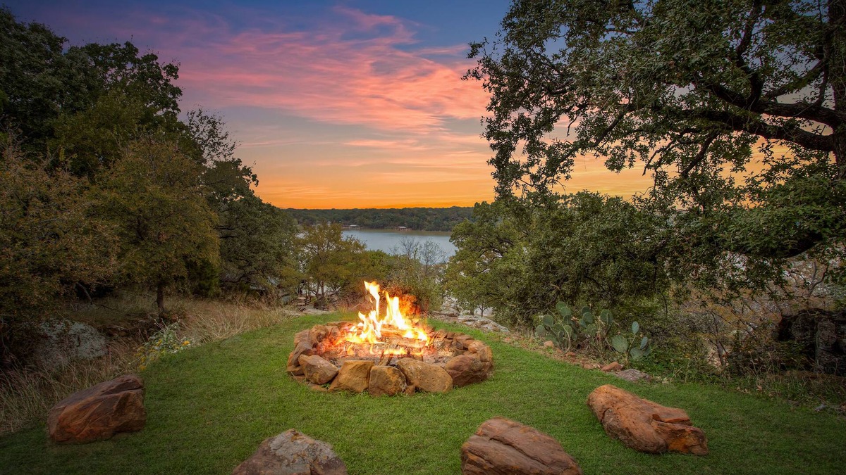 Gordon House | Lakeside Luxury Home with Dock, Home Office and Space for Groups