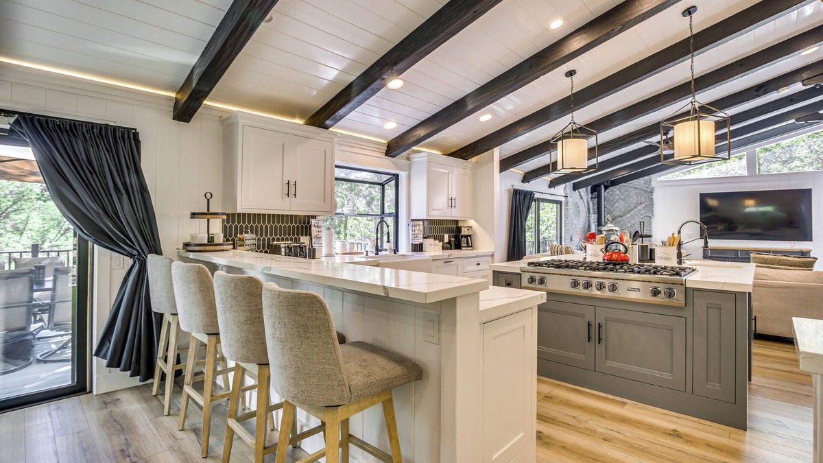 Lake Arrowhead House | Lakeside Luxury in Lake Arrowhead: Private Hot Tub