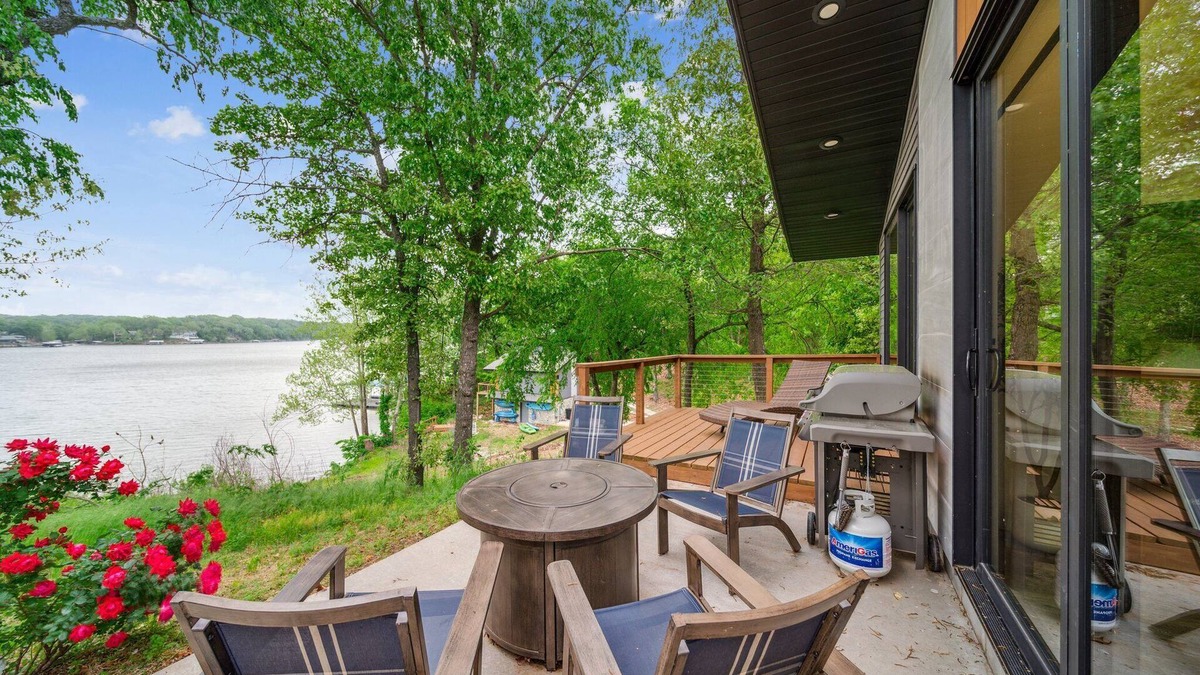 Grove Cabin | Lakeside Modern Luxury w/Lake Views