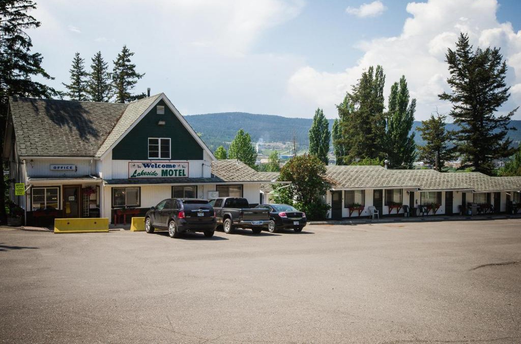 Williams Lake Hotel | Lakeside Motel