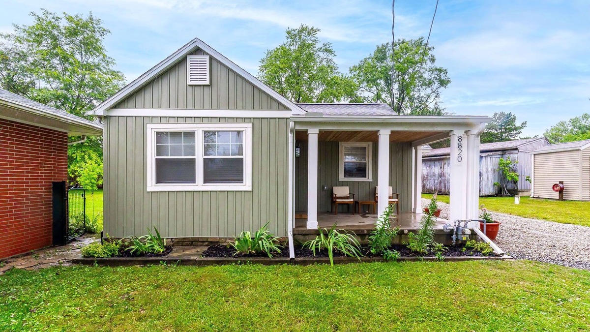 Lakeview House | Lakeside Oasis Cottage - Indian Lake!