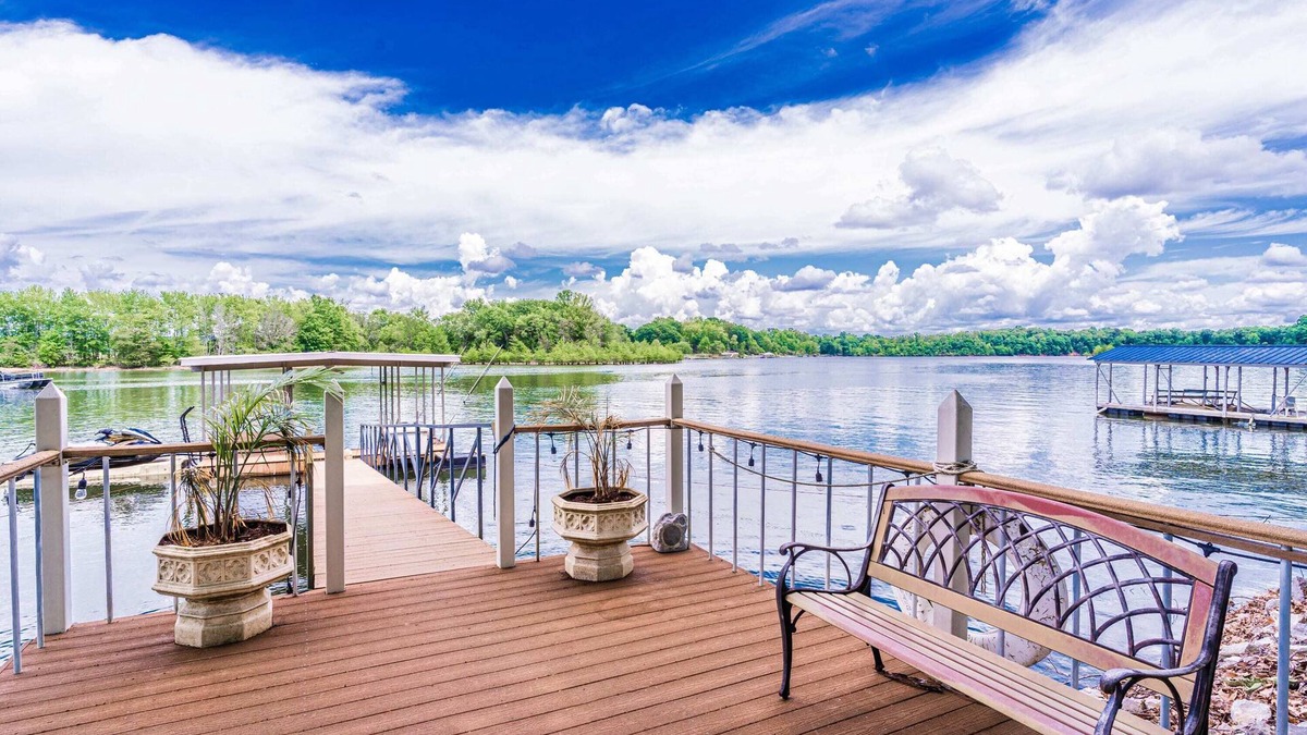 Estill Springs House | Lakeside Paradise - Waterfront View & Private Dock