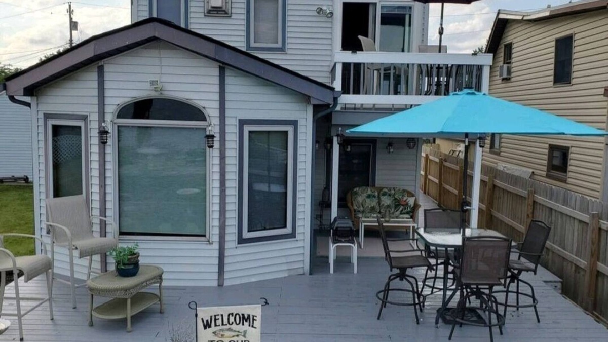 Toledo House | Lakeside Paradise with Priceless Views