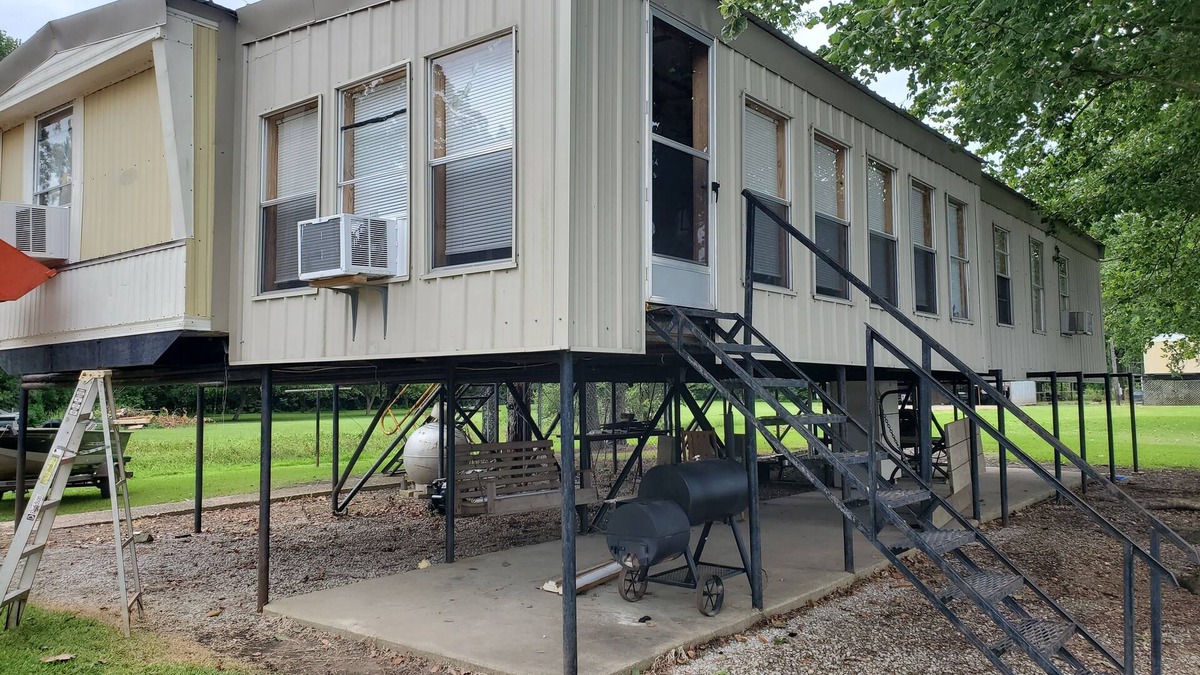 Acme Cabin | Lakeside rental