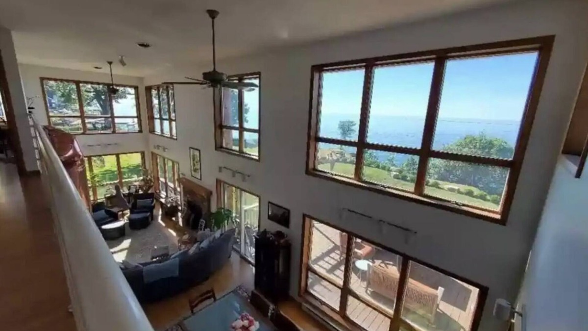 Avon Lake House | Lakeside Resort Home: Sunsets, fishing, paddling - pet friendly