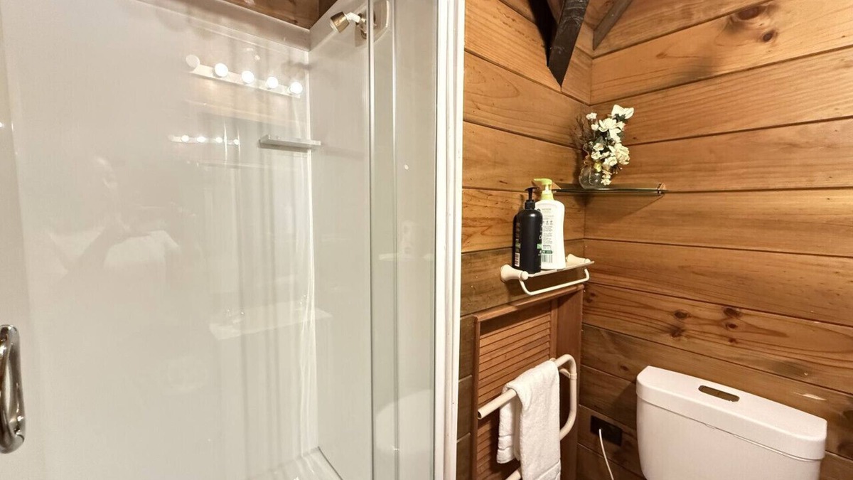 Ngongotaha House | Lakeside Retreat Arnold street Rotorua