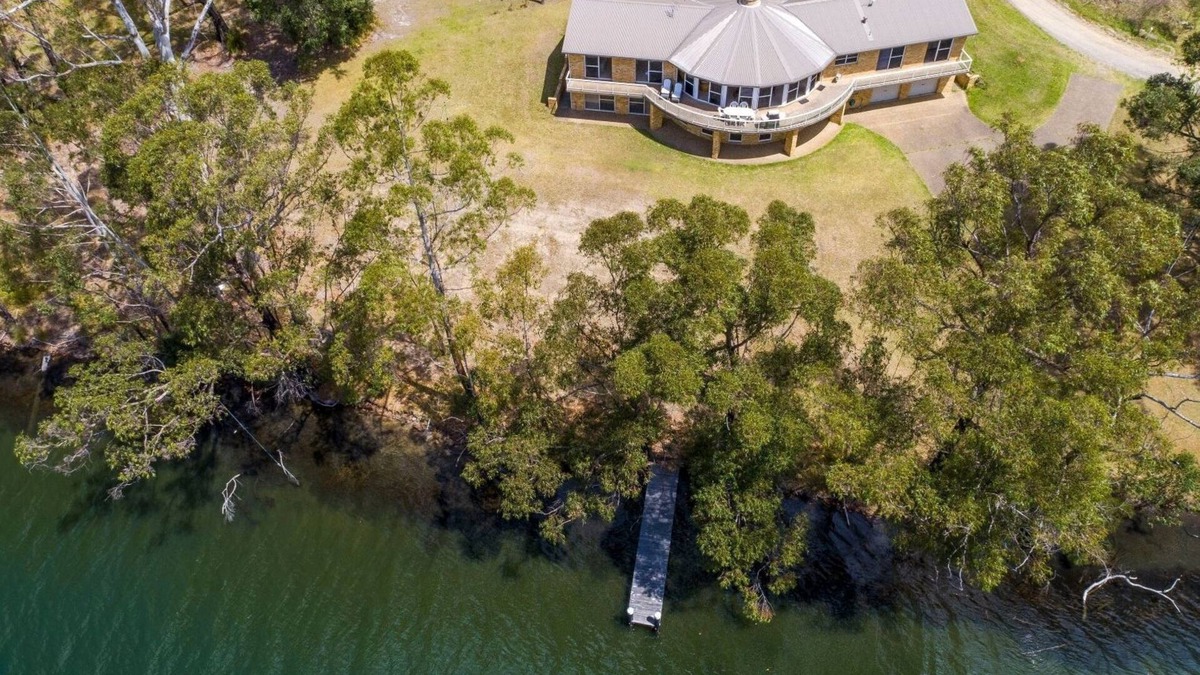 Yatte Yattah House | Lakeside Retreat - Private Oasis