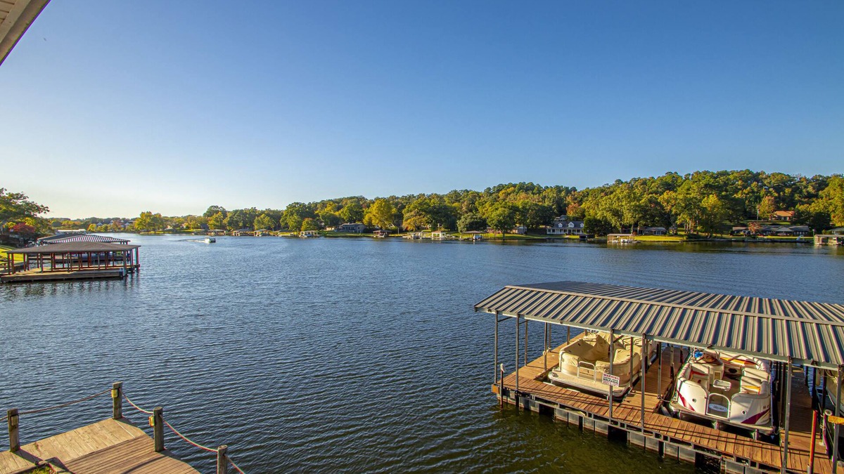 Lakeland Condo | Lakeside Retreat mins to Downtown/Oaklawn