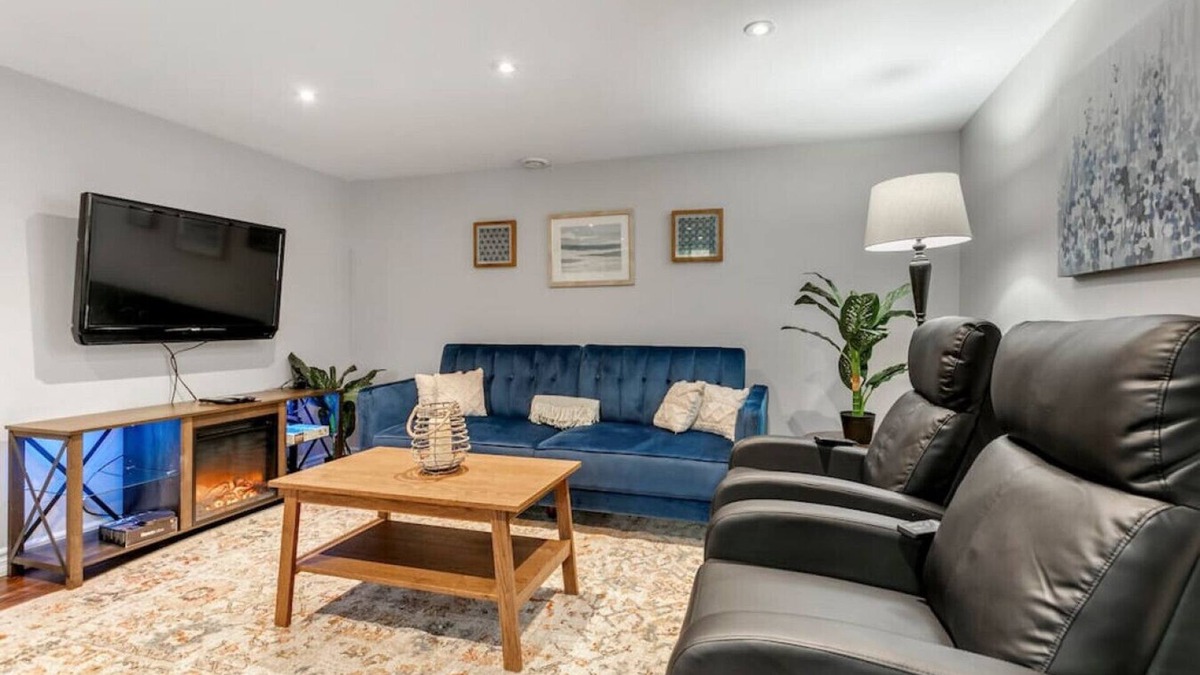 Lakeview Apartment | Lakeside Retreat near Toronto