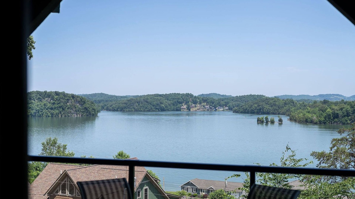 Oak Grove Cabin | Lakeside Retreat: Unwind and Rejuvenate at our Boone Lake Rental with Hot Tub